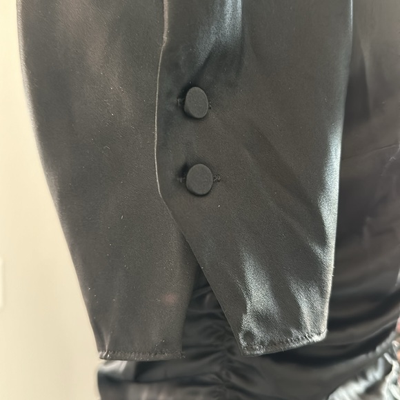 Classy and Flawless Silk FRAME Blouse Sz XS - Picture 10 of 11